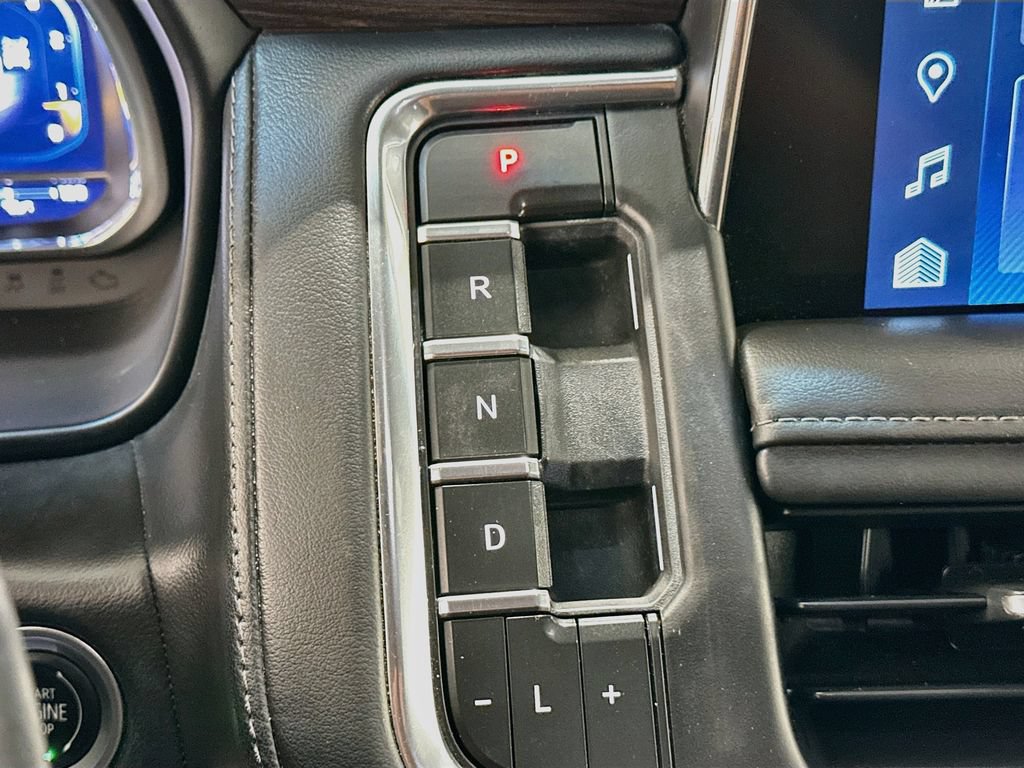 Used 2022 Chevrolet Tahoe Z71 AWD/4WD image 16