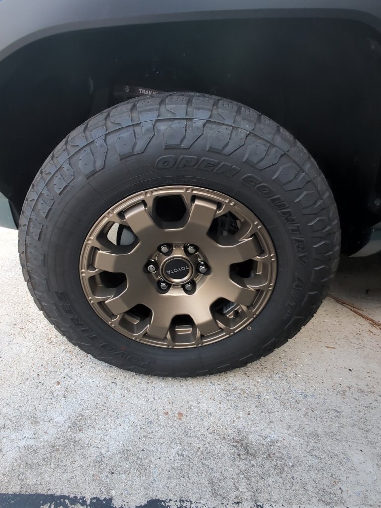 Used 2025 Toyota 4Runner Trailhunter AWD/4WD image 2