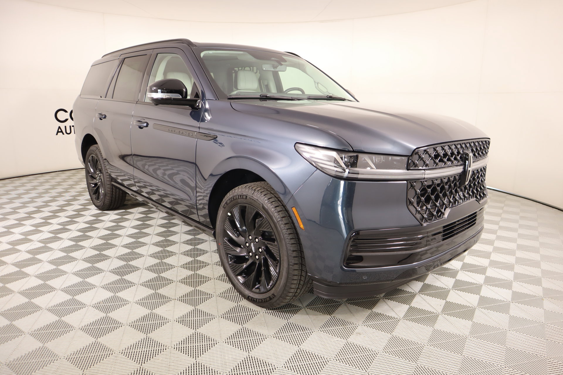 New 2026 Lincoln Navigator Reserve w/ Jet Appearance Package