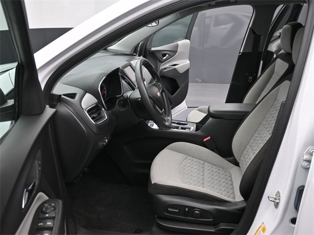 Used 2023 Chevrolet Equinox LS image 25