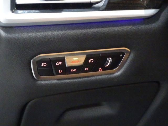 Used 2021 BMW X7 xDrive40i w/ Cold Weather Package image 22