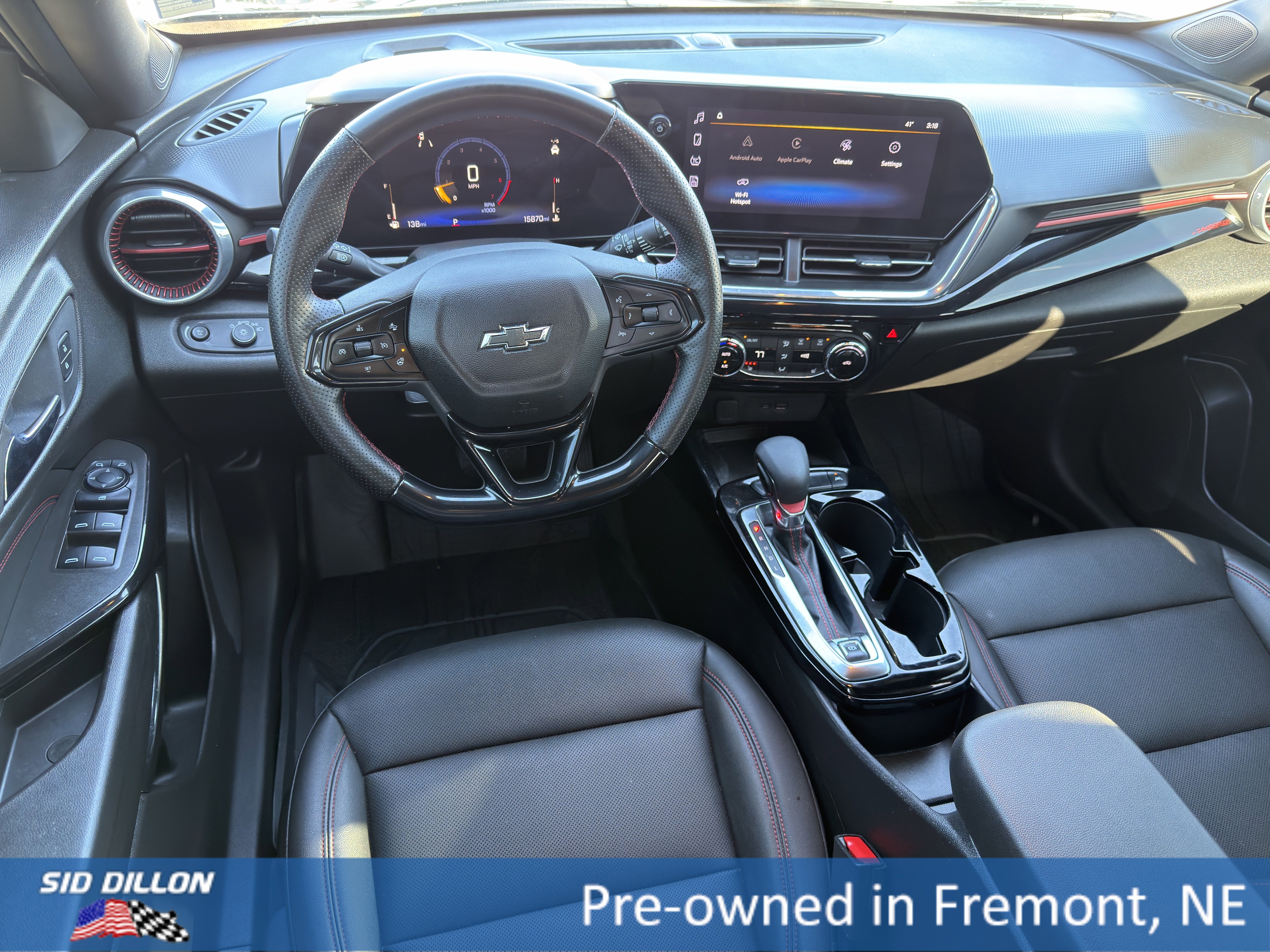 Used 2025 Chevrolet Trax RS w/ Sunroof Package FWD image 8
