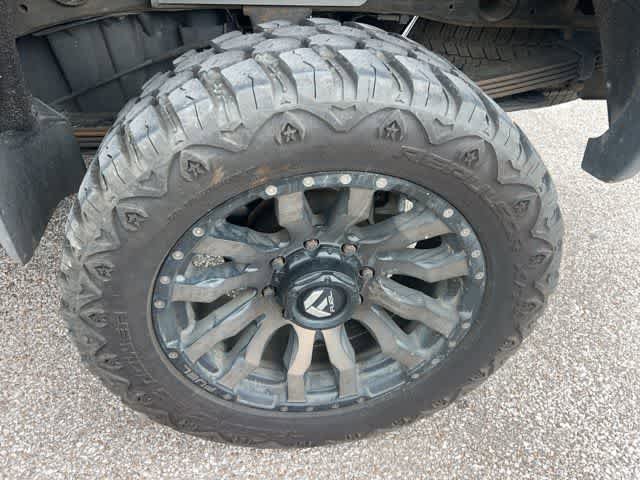 Used 2015 GMC Sierra 2500 SLT w/ Suspension Package, Off-Road AWD/4WD image 8