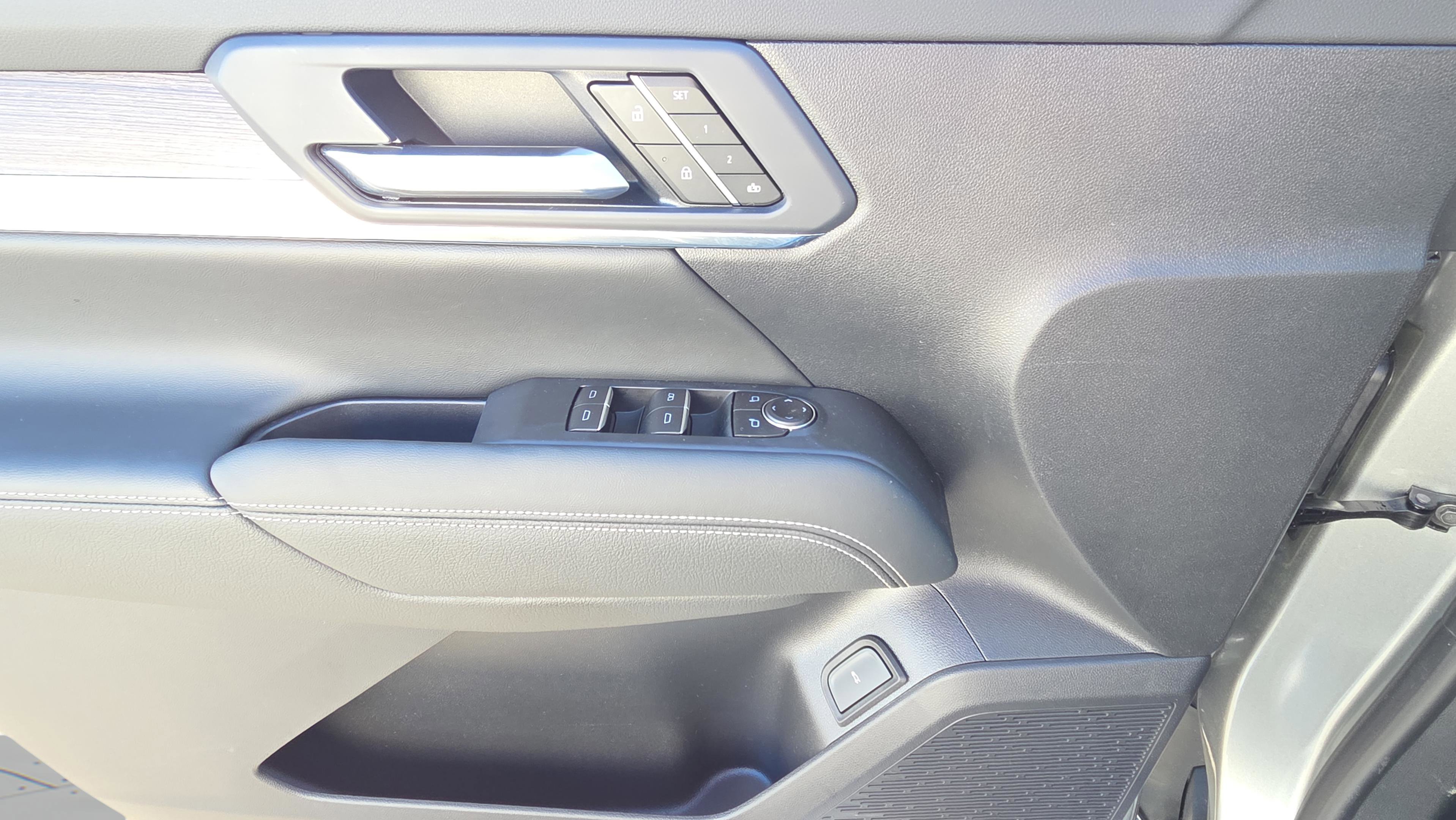 Used 2026 GMC Terrain Denali w/ LPO, Floor Liner Package image 32