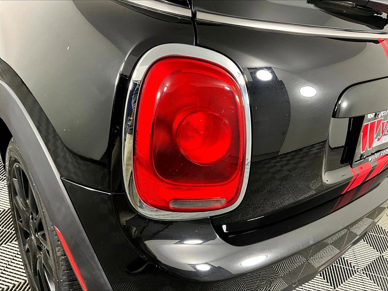 Used 2018 MINI Cooper 2-Door Hardtop FWD image 22