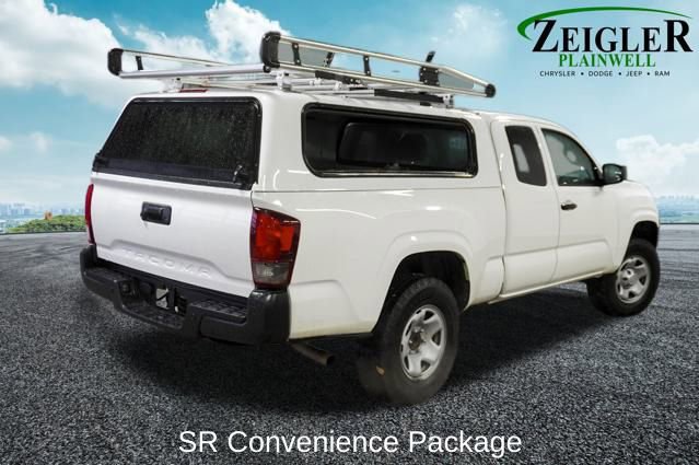 Used 2023 Toyota Tacoma SR image 3