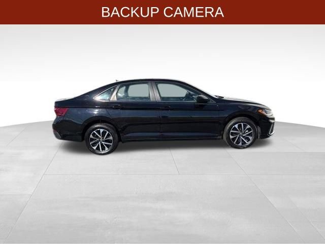 Used 2025 Volkswagen Jetta S image 8