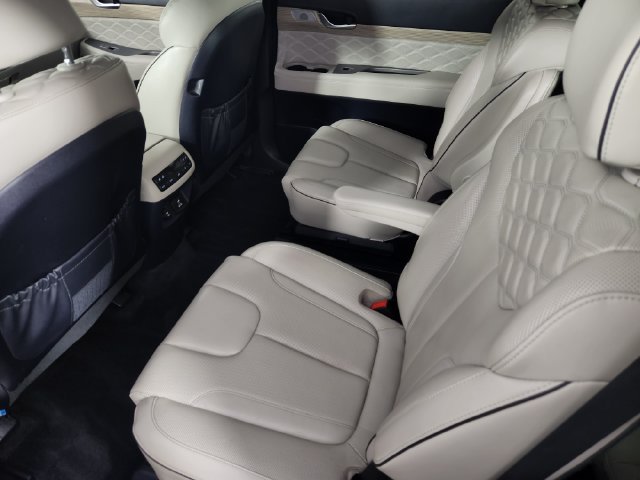 Used 2022 Hyundai Palisade Calligraphy w/ Cargo Package AWD/4WD image 16