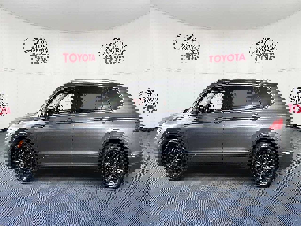 Used 2024 Volkswagen Tiguan Wolfsburg Edition image 5