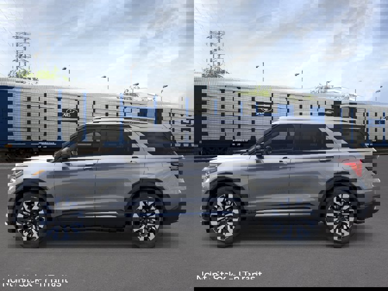 New 2026 Ford Explorer Platinum image 3