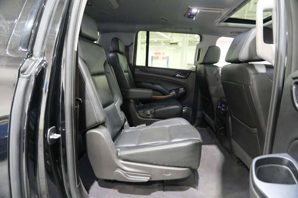 Used 2019 Chevrolet Suburban Premier AWD/4WD image 27