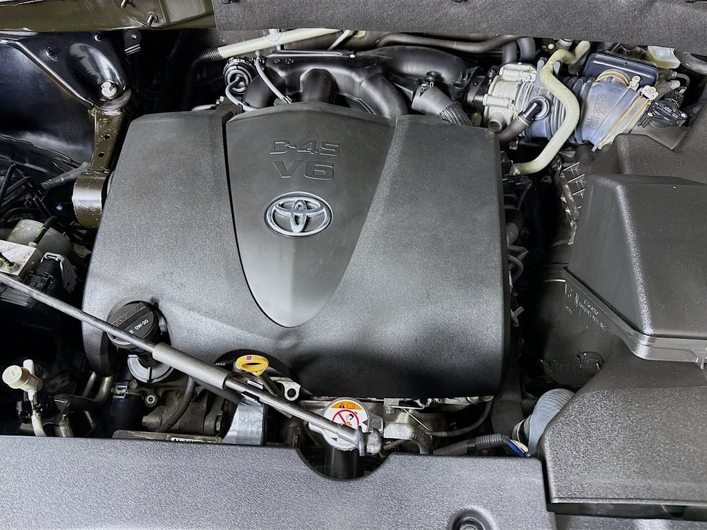 Certified 2019 Toyota Highlander XLE AWD/4WD image 38