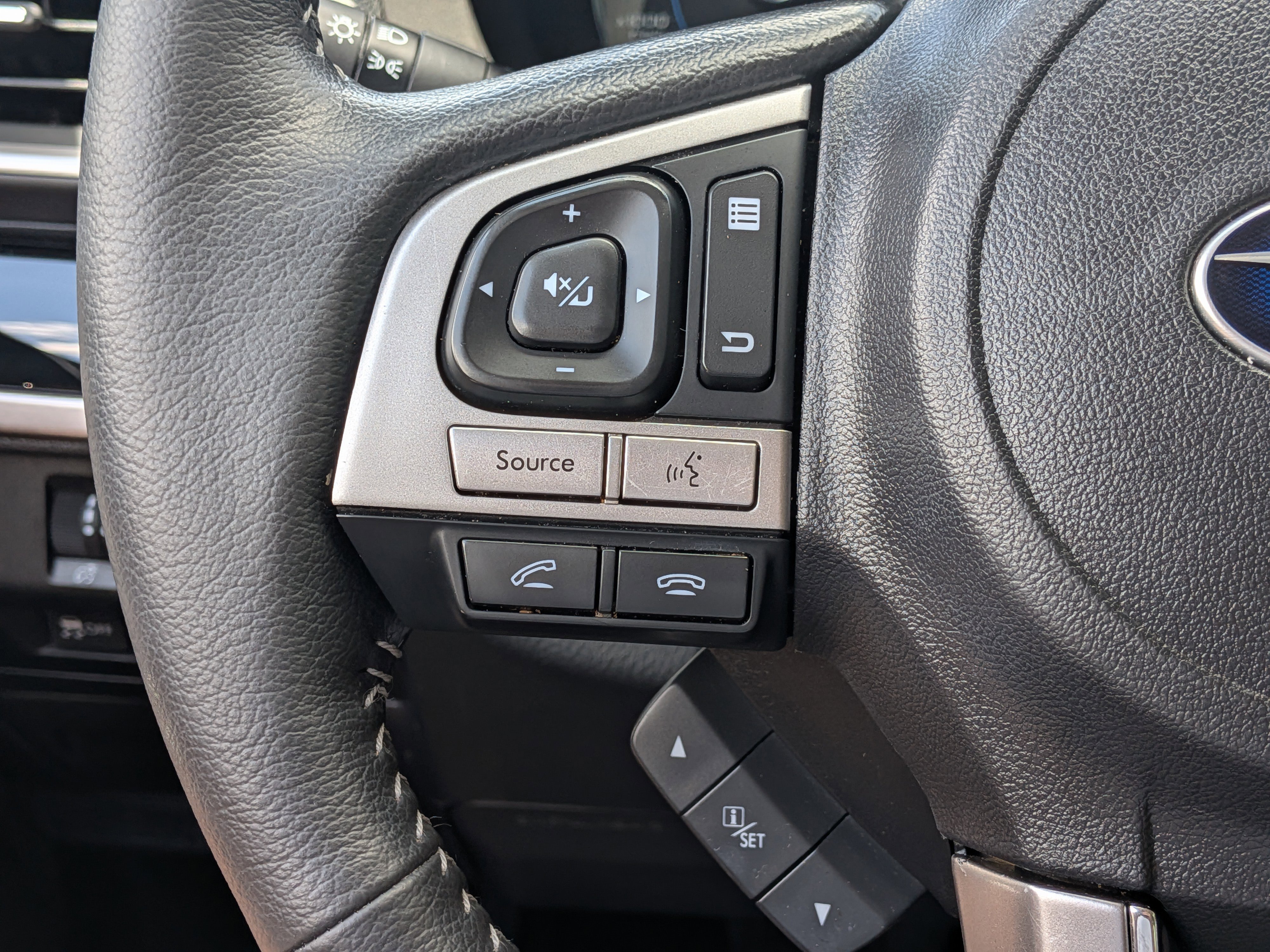 Used 2018 Subaru Forester 2.5i Touring AWD/4WD image 25