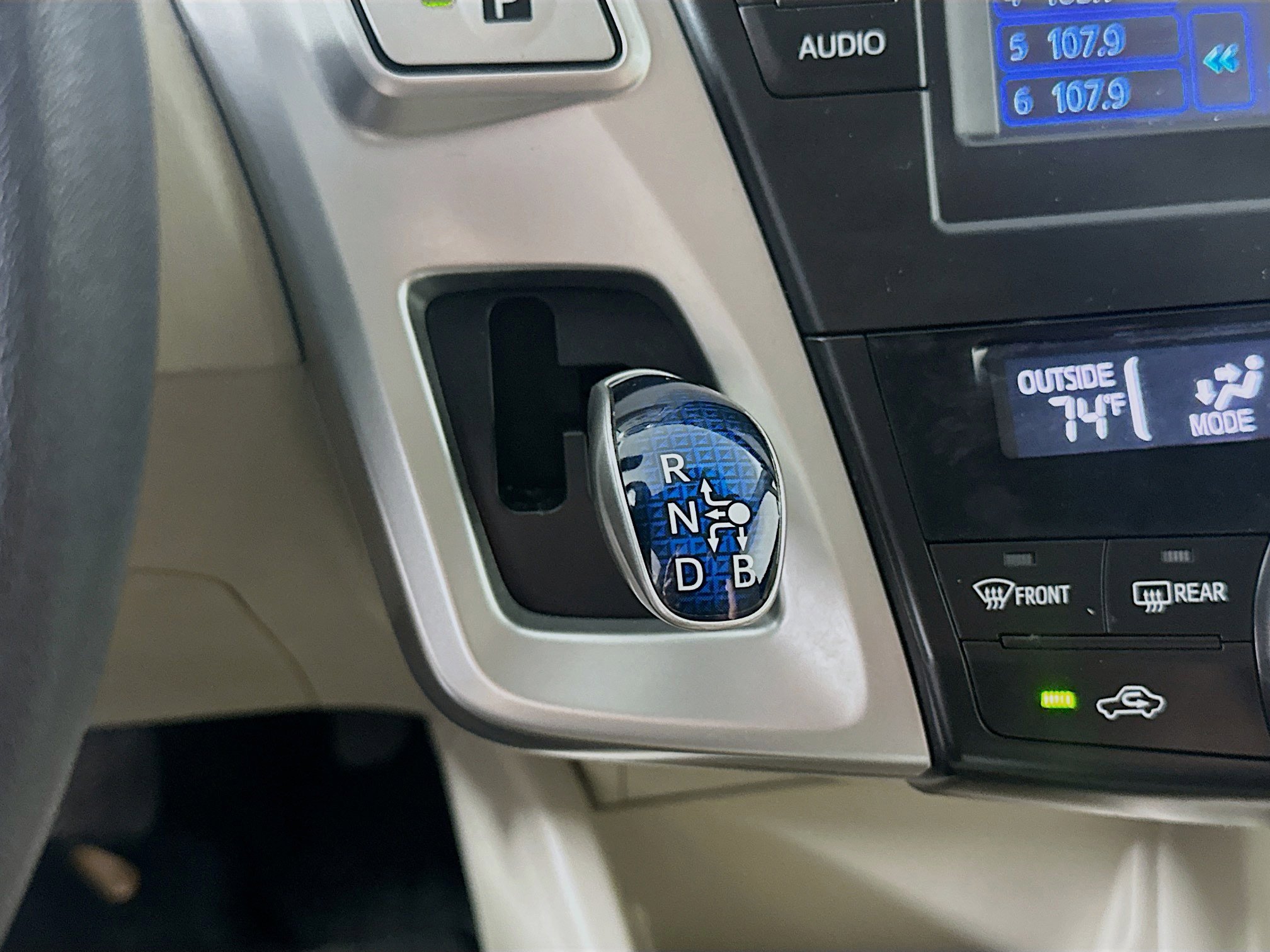 Used 2014 Toyota Prius V Two image 23