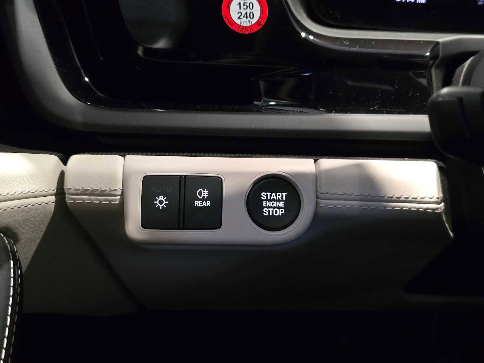 Used 2025 Porsche Panamera GTS image 34