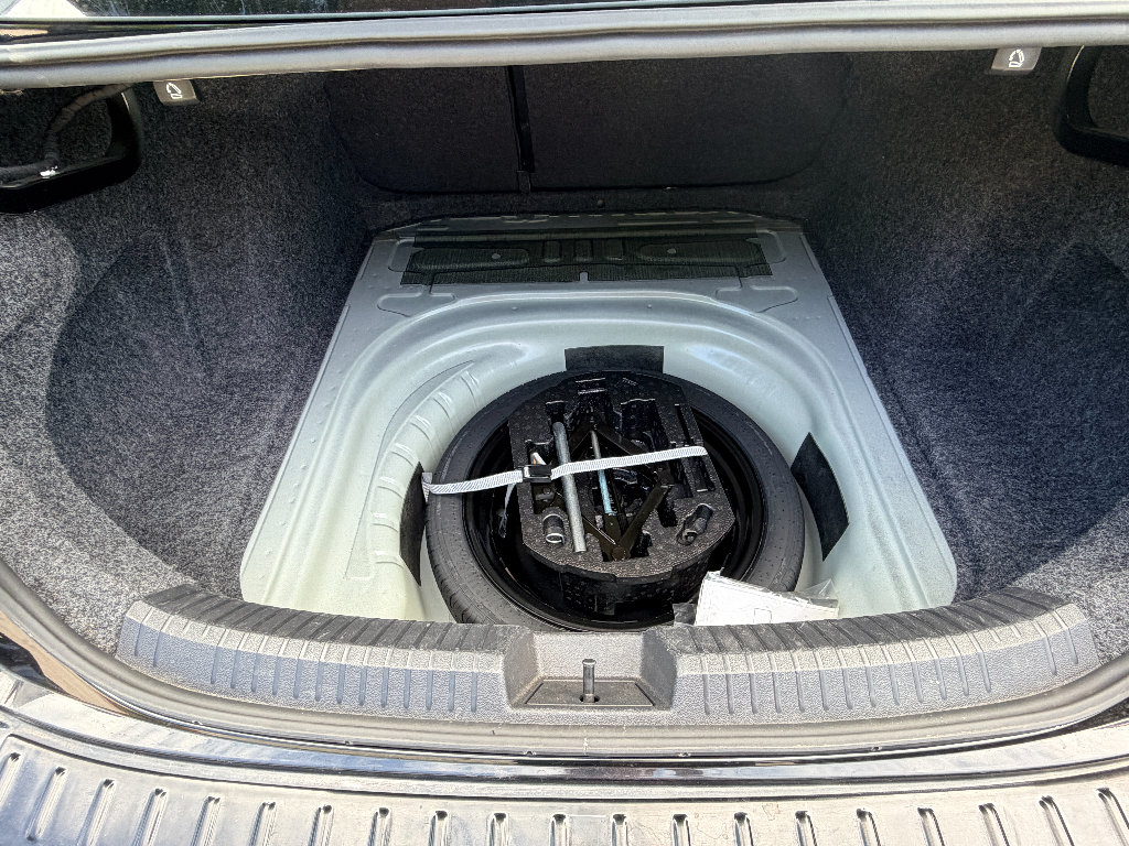 Used 2024 Volkswagen Jetta Sport FWD image 27