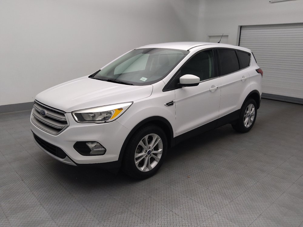 Used 2019 Ford Escape SE FWD image 2