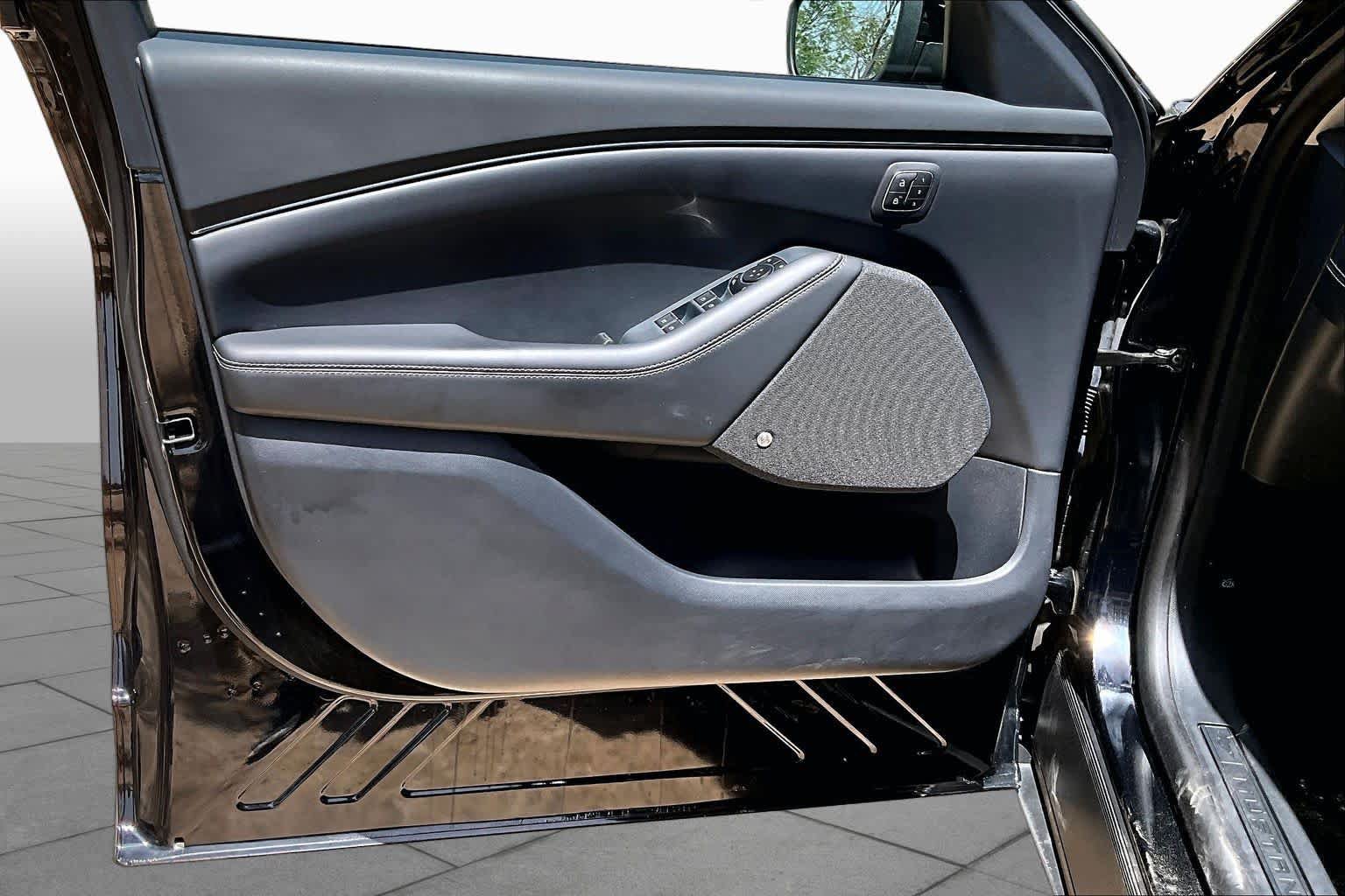 Used 2025 Ford Mustang Mach-E Premium RWD image 21