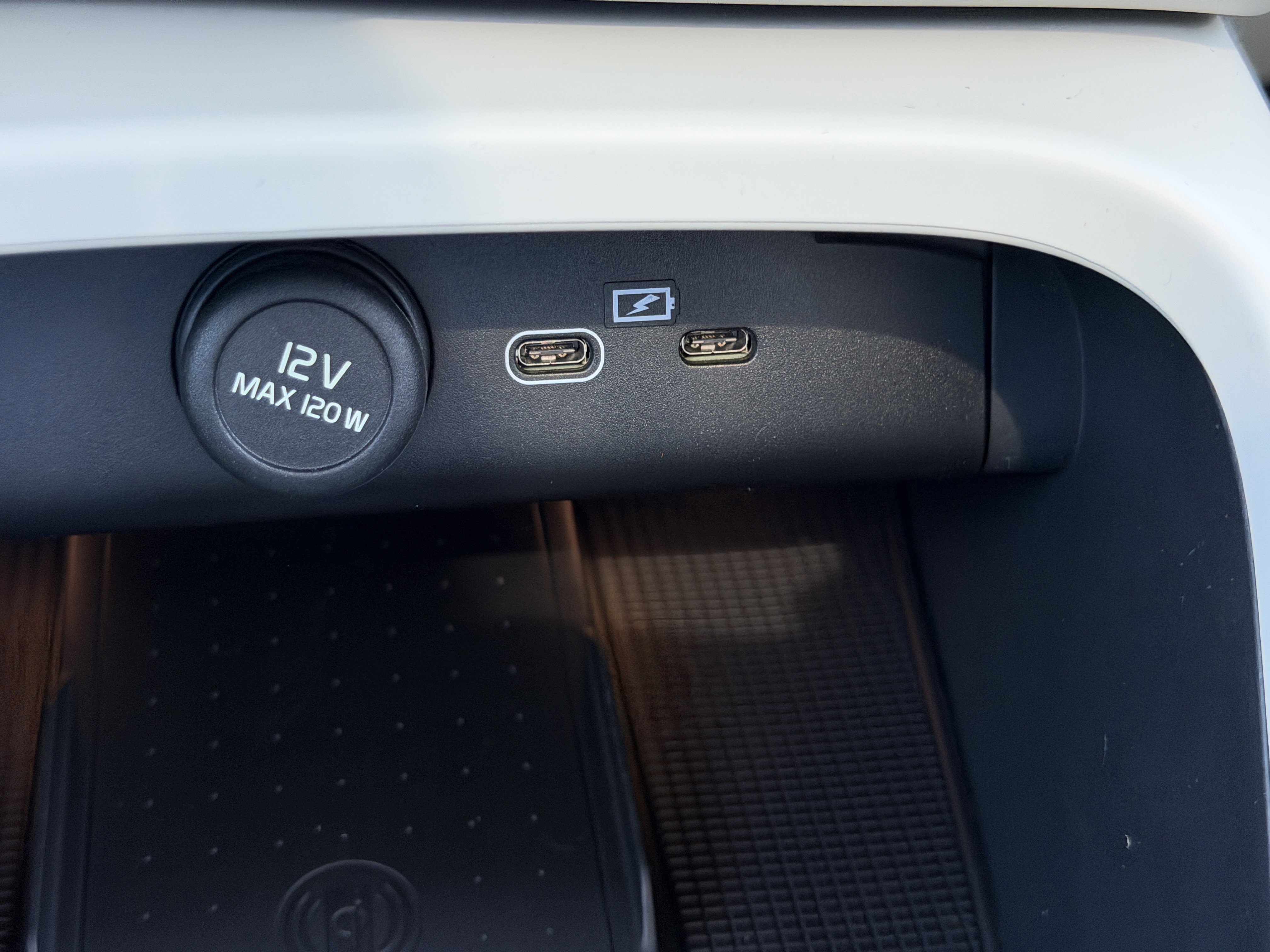 New 2026 Volvo XC40 B5 Ultra w/ Protection Package AWD/4WD image 25