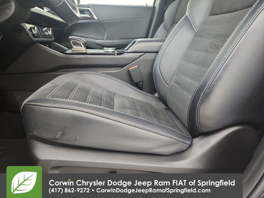 Used 2025 Mitsubishi Outlander SE image 20