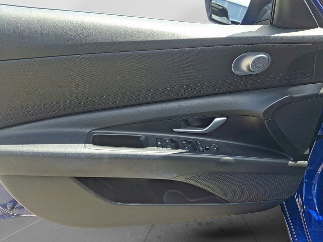 Used 2023 Hyundai Elantra SEL FWD image 12