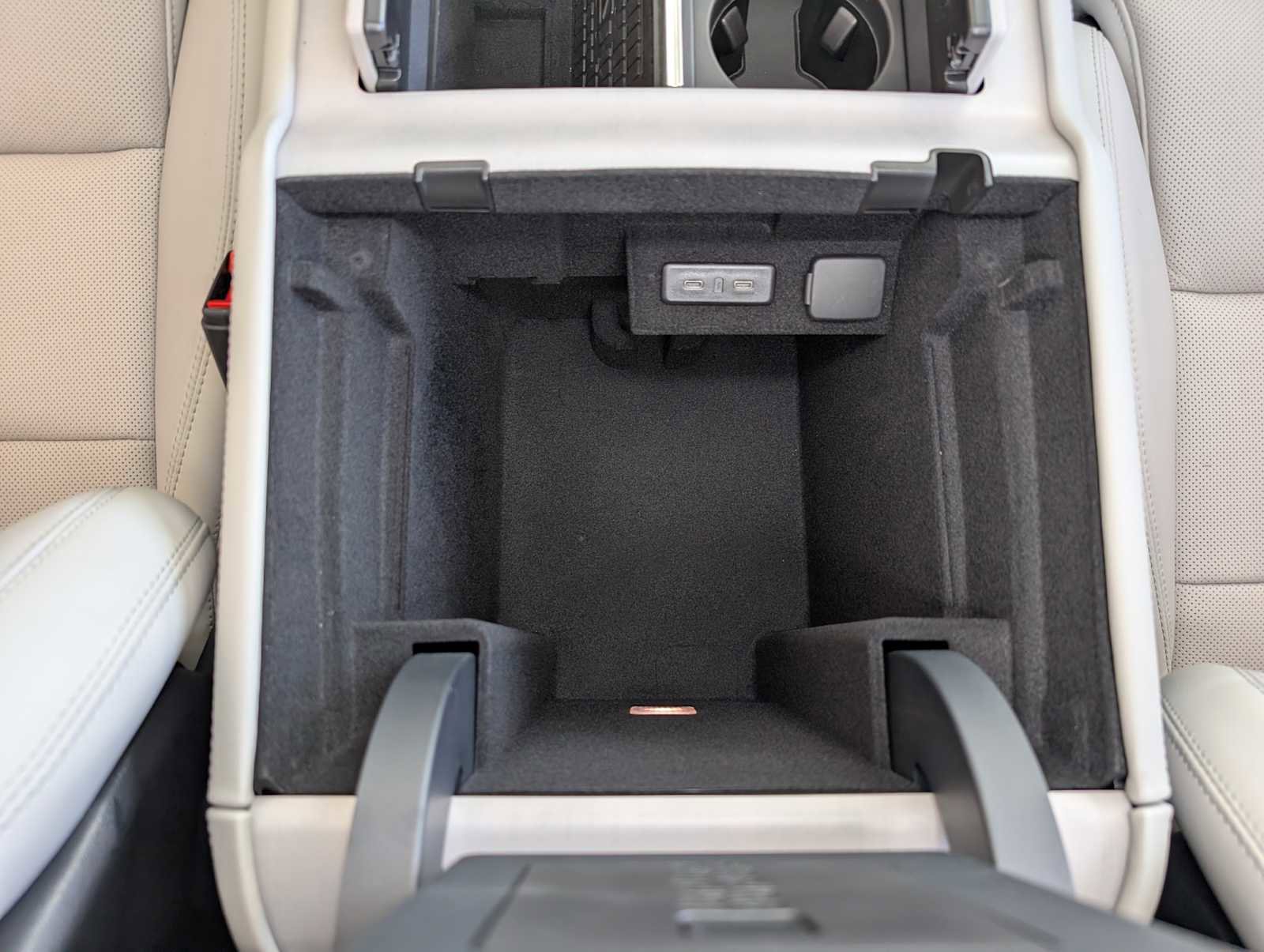 New 2026 Lincoln Navigator L Reserve w/ Jet Appearance Package image 13