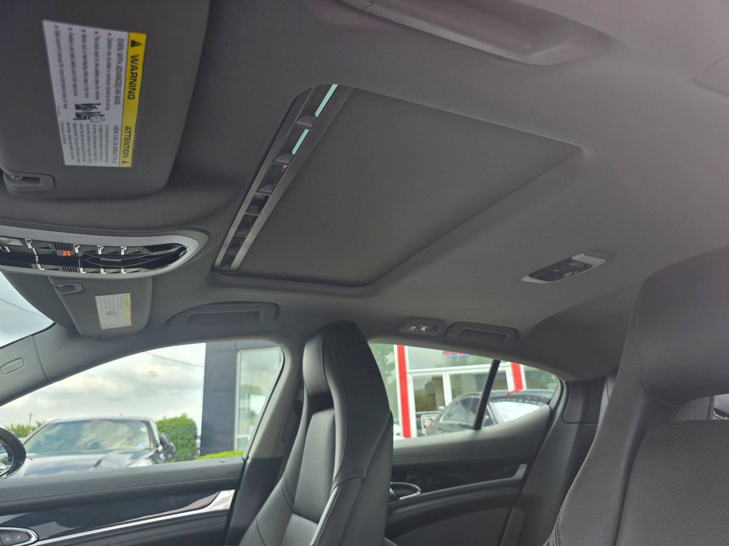 Used 2015 Porsche Panamera 4 AWD/4WD image 10