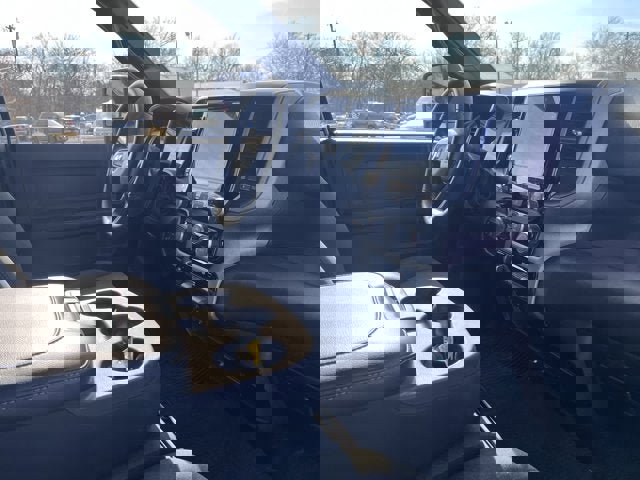 Used 2024 RAM 2500 Tradesman w/ Chrome Appearance Group image 8