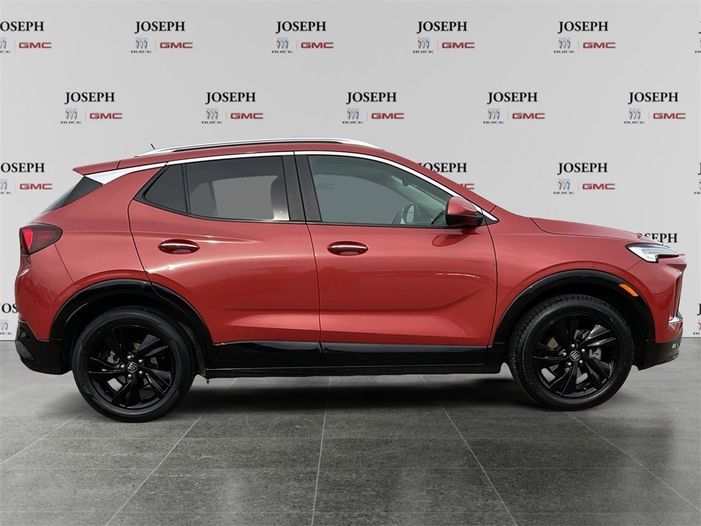 Used 2024 Buick Encore GX Sport Touring image 8