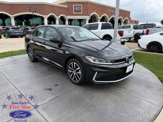 Used 2025 Volkswagen Jetta SE image 1