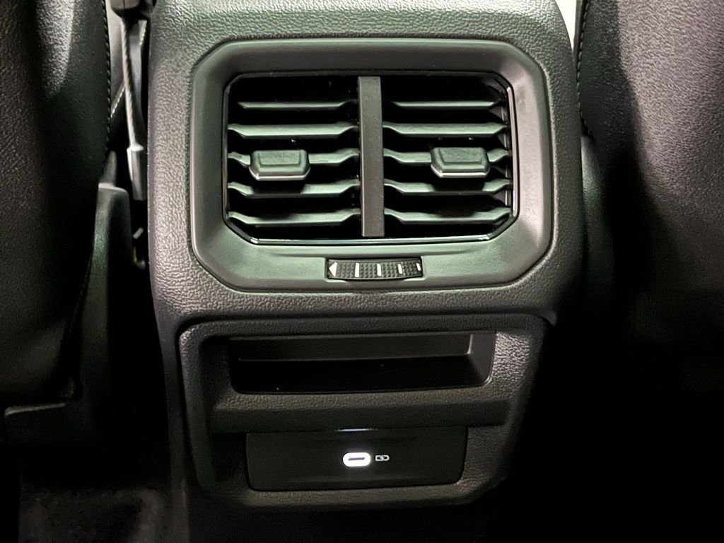 New 2025 Volkswagen Taos SEL image 23