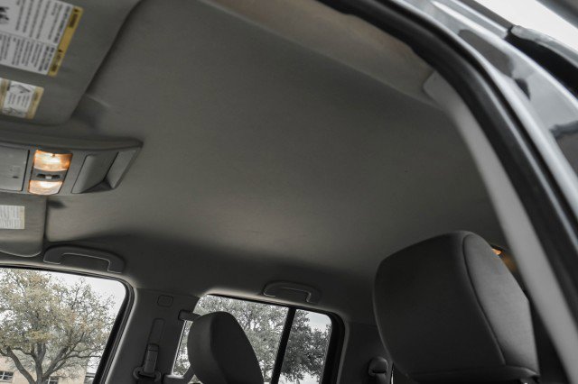 Used 2021 Nissan Frontier SV w/ Midnight Edition Floor Mats image 28