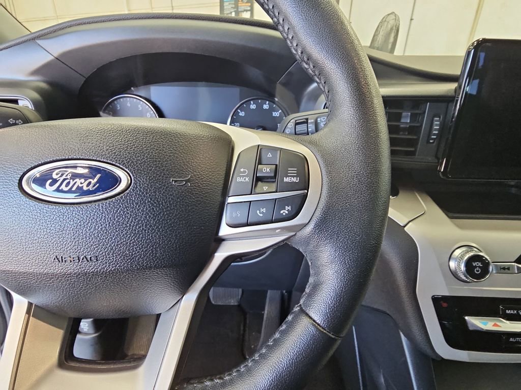 Used 2024 Ford Explorer XLT image 18