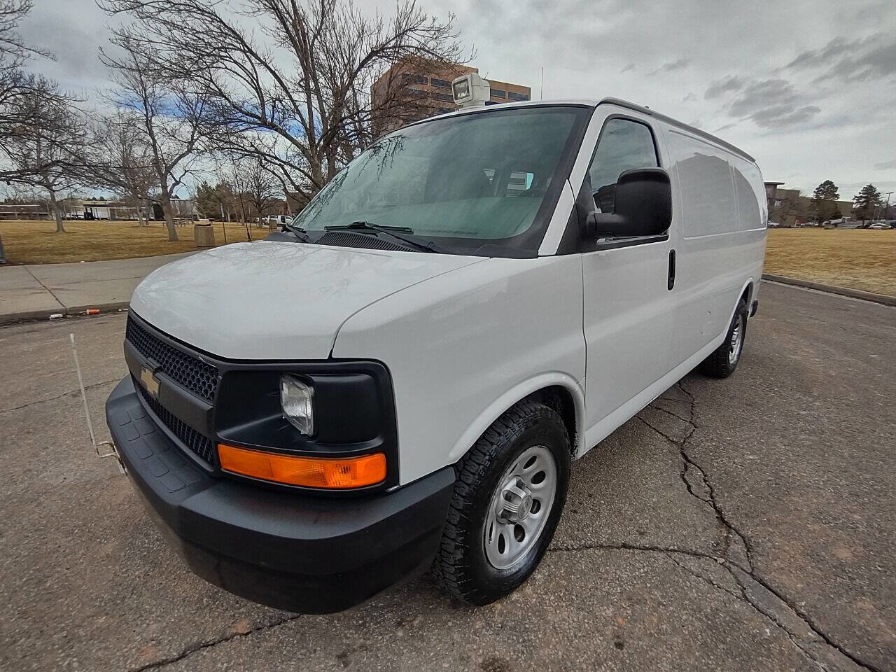Used 2013 Chevrolet Express 1500 AWD image 3