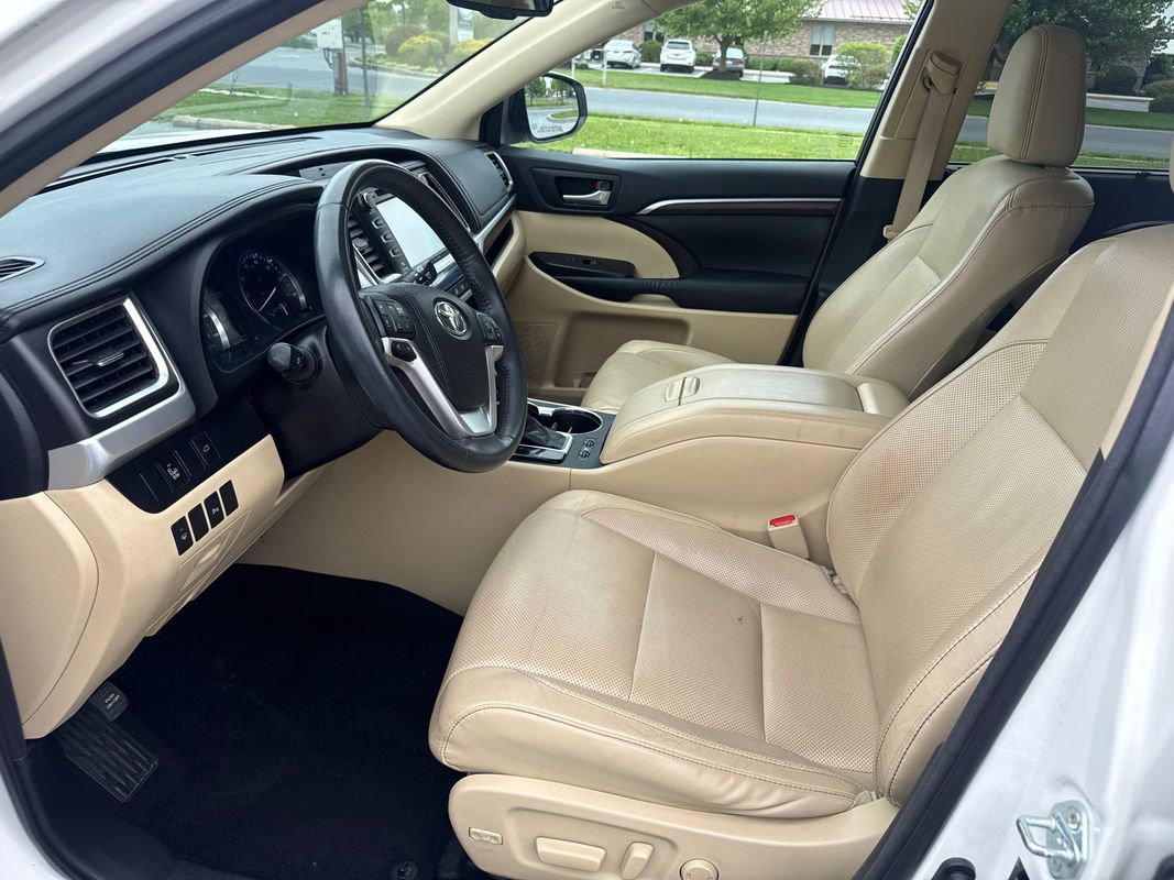 Used 2016 Toyota Highlander Limited AWD/4WD image 10