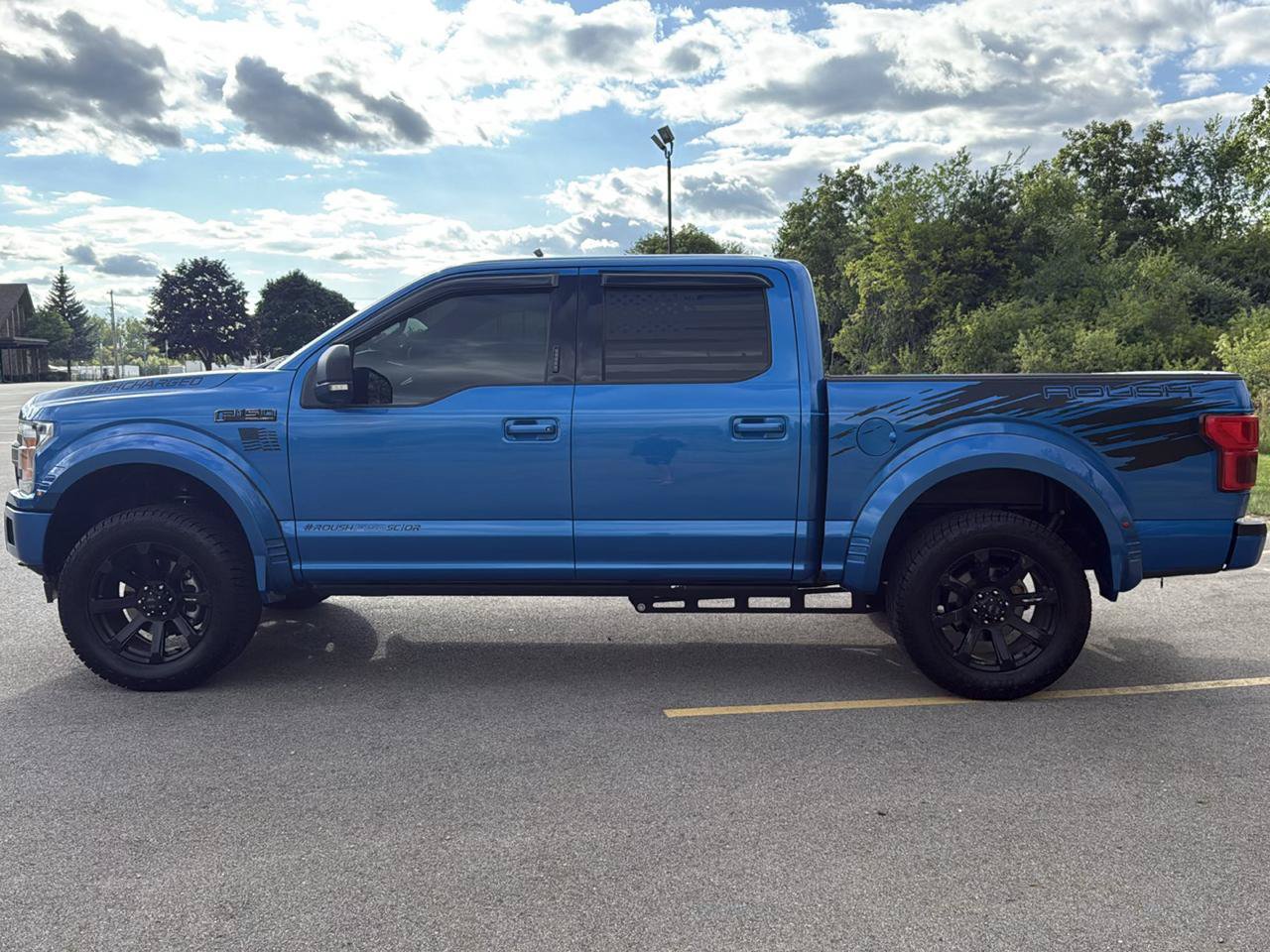 Used 2019 Ford F150 XLT w/ Equipment Group 302A Luxury AWD/4WD image 9