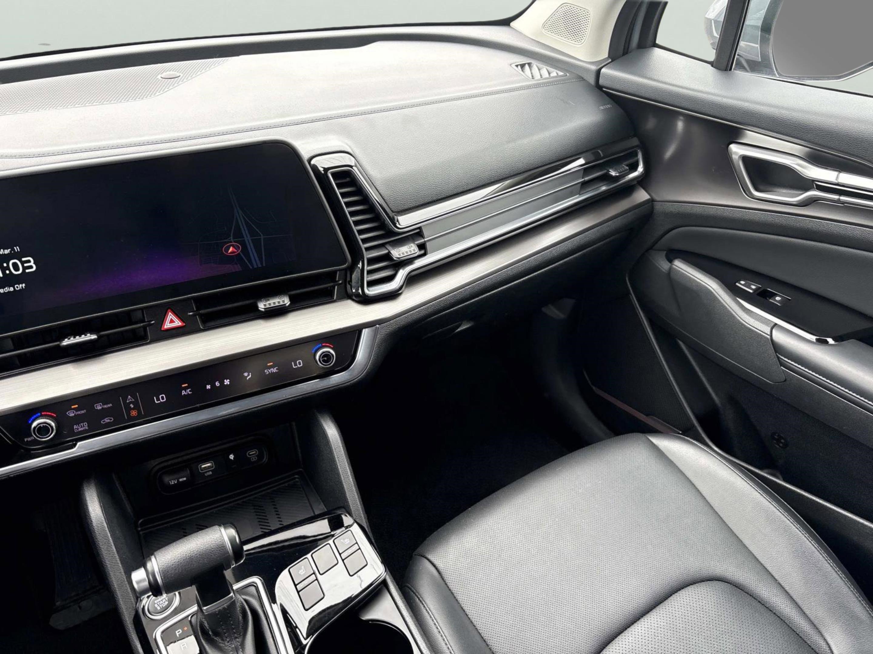 Used 2023 Kia Sportage EX image 14