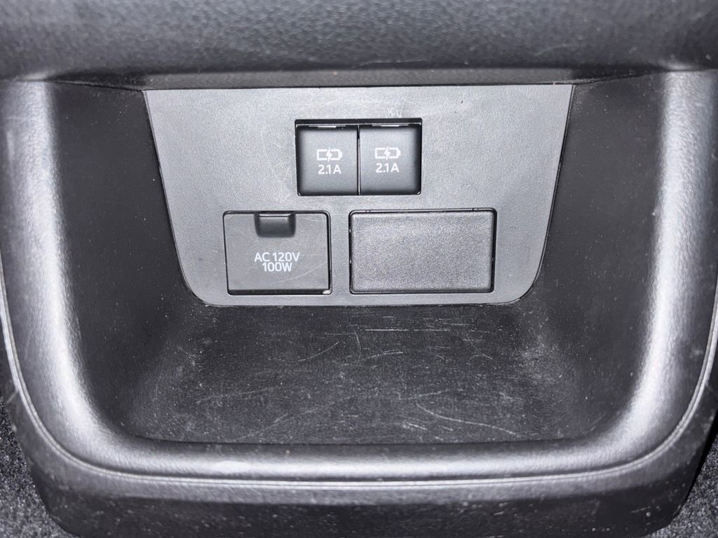 Used 2019 Toyota Highlander XLE image 20