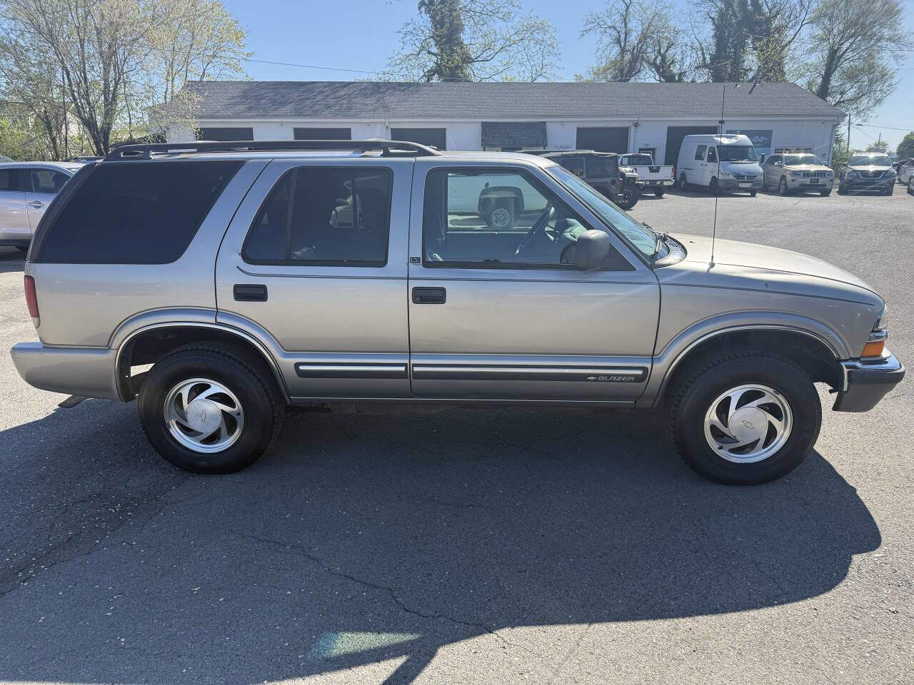 Used 2000 Chevrolet Blazer LT w/ LT Preferred Equipment Group image 5