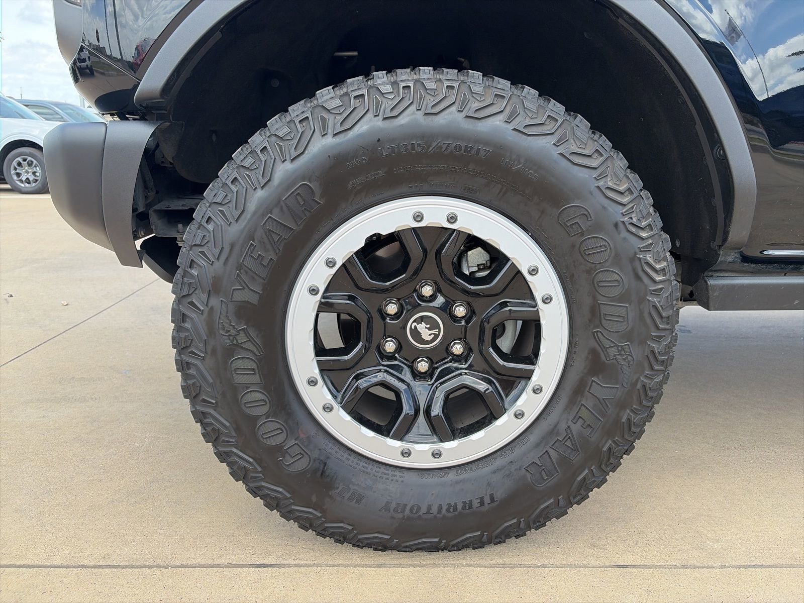 Used 2023 Ford Bronco Badlands image 9