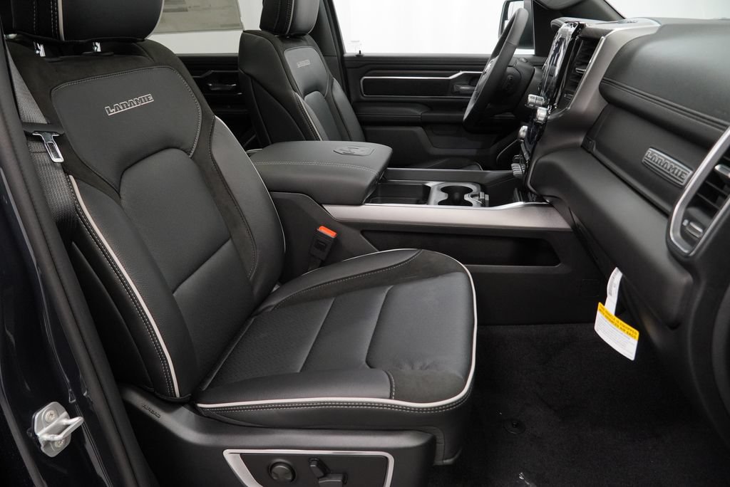 New 2027 RAM 1500 Laramie w/ Laramie Preferred Package AWD/4WD image 32