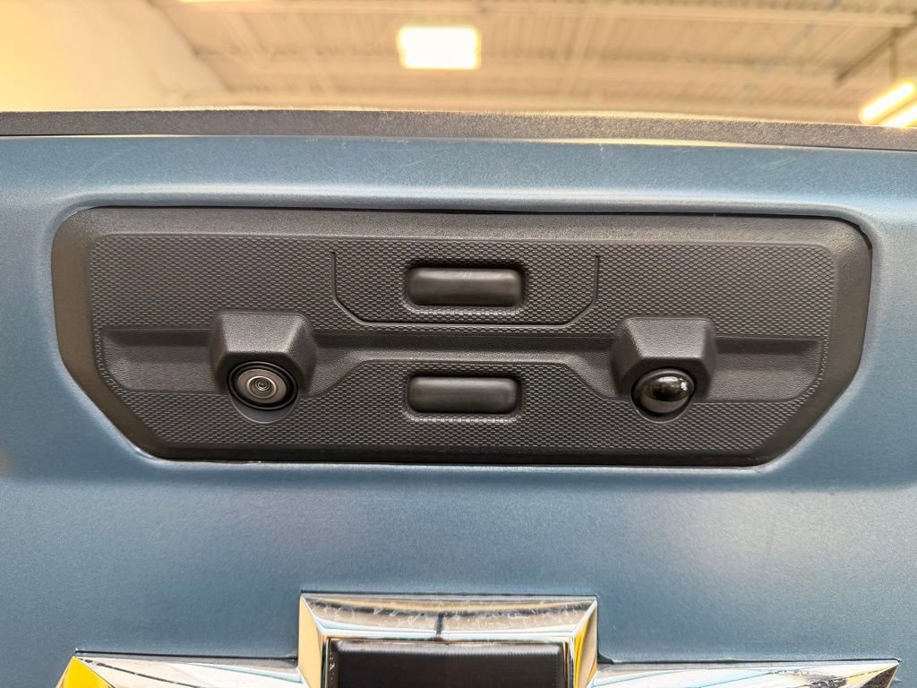 Used 2022 Chevrolet Silverado 2500 High Country w/ Z71 Off-Road Package AWD/4WD image 8