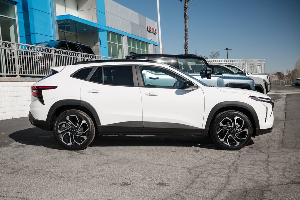 New 2026 Chevrolet Trax RS w/ Driver Confidence Package FWD image 4