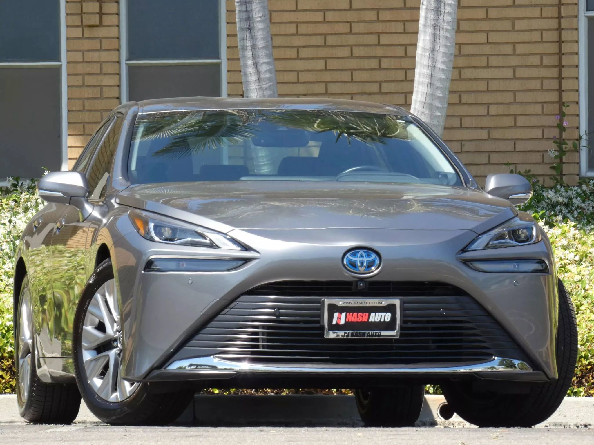 Used 2022 Toyota Mirai XLE Sedan 4D image 3