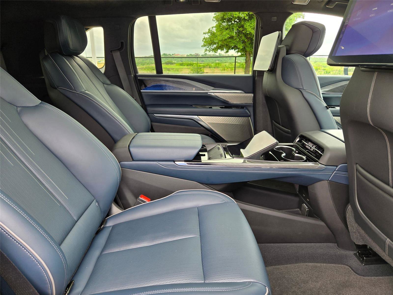 Certified 2025 Cadillac Escalade IQ Luxury 2 AWD/4WD image 26
