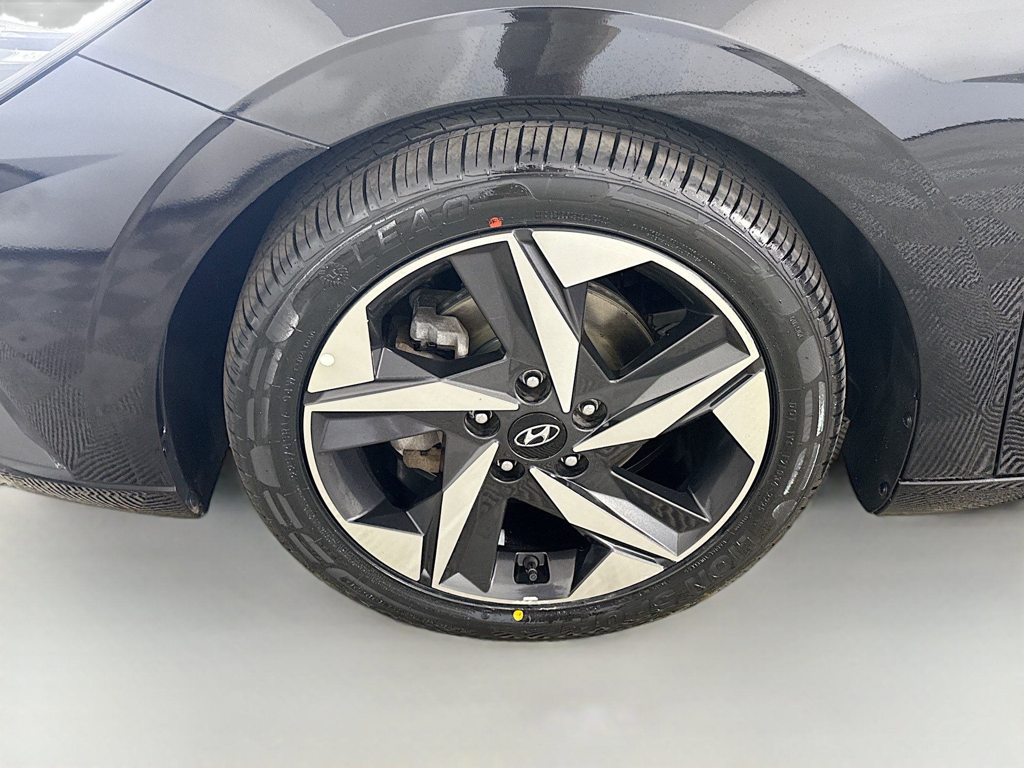 Used 2021 Hyundai Elantra Limited image 38