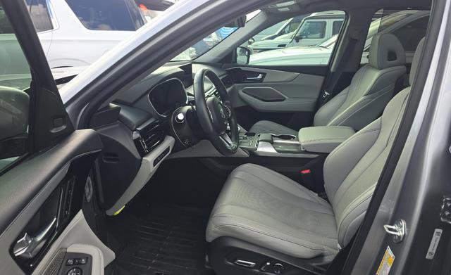 Used 2023 Acura MDX FWD w/ Technology Package image 11