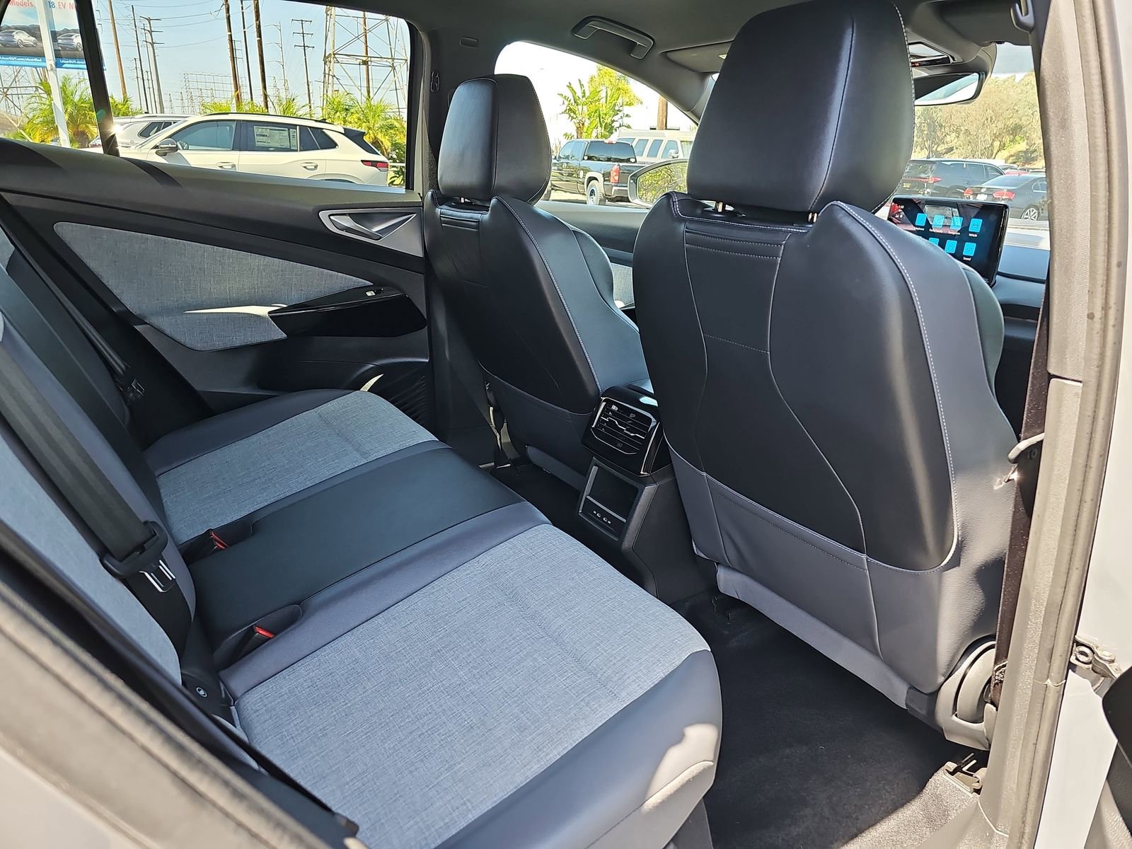 Certified 2023 Volkswagen ID.4 Pro image 11