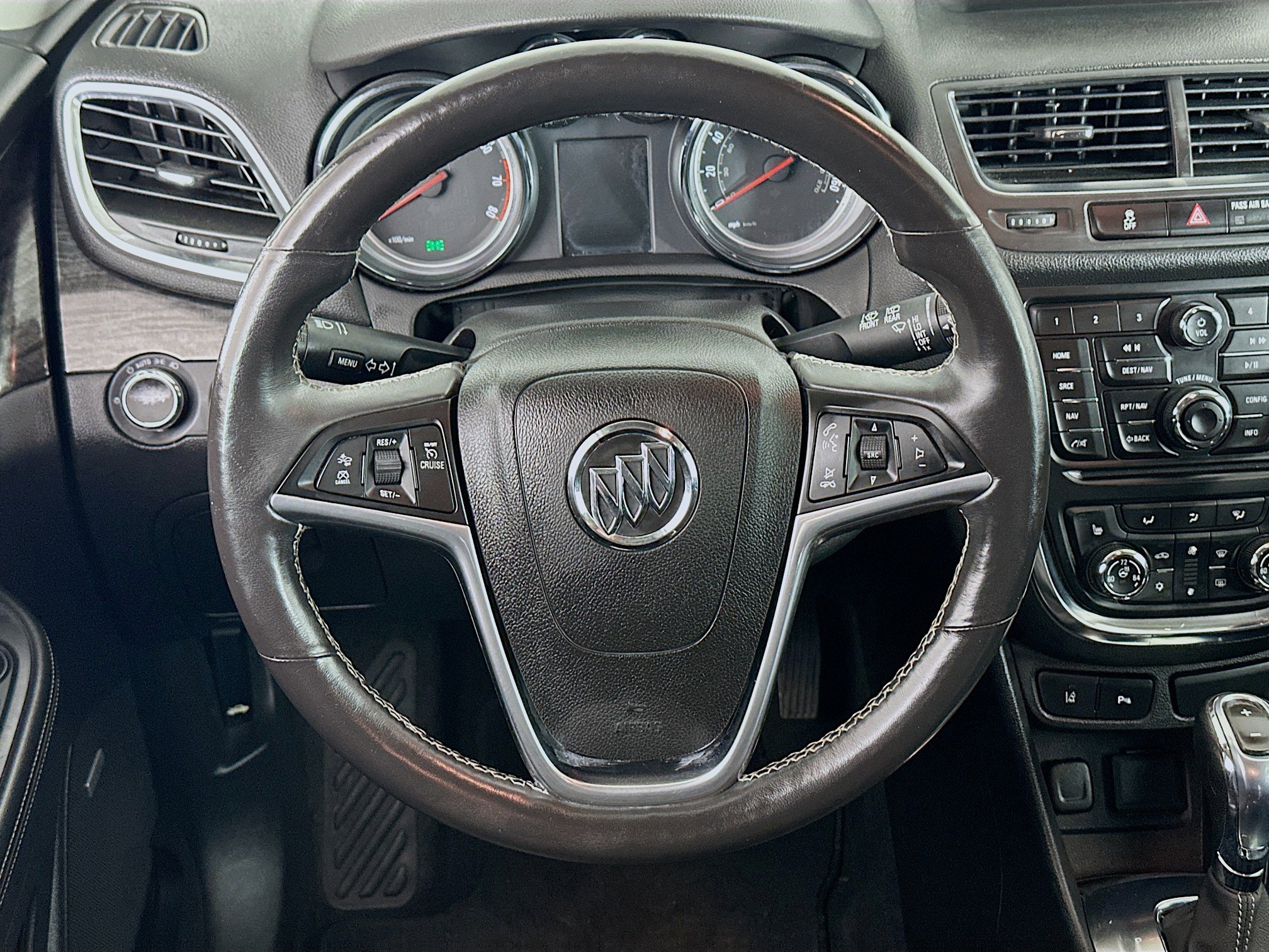 Used 2015 Buick Encore Premium image 18