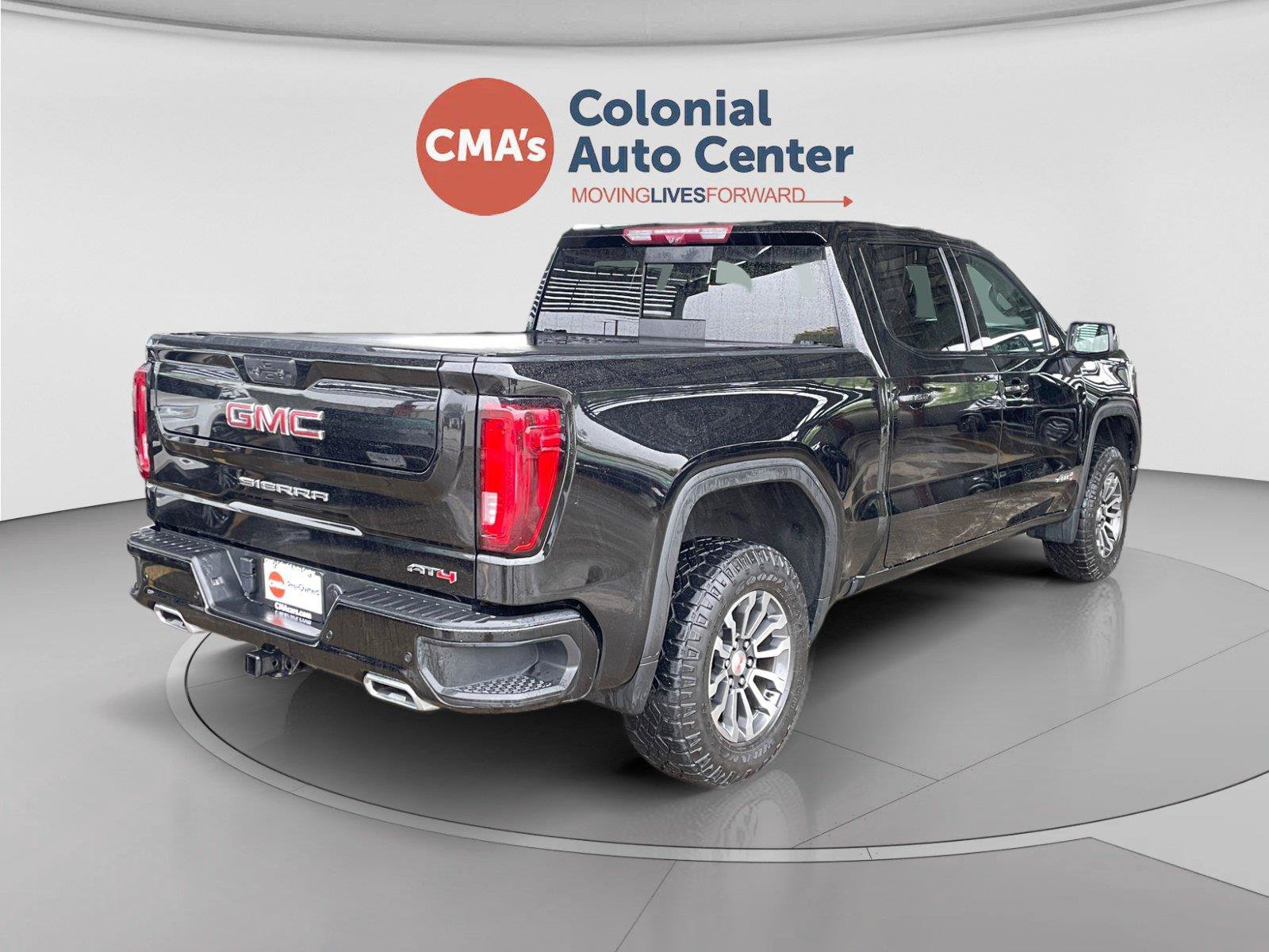 Used 2023 GMC Sierra 1500 AT4 w/ Technology Package AWD/4WD image 5